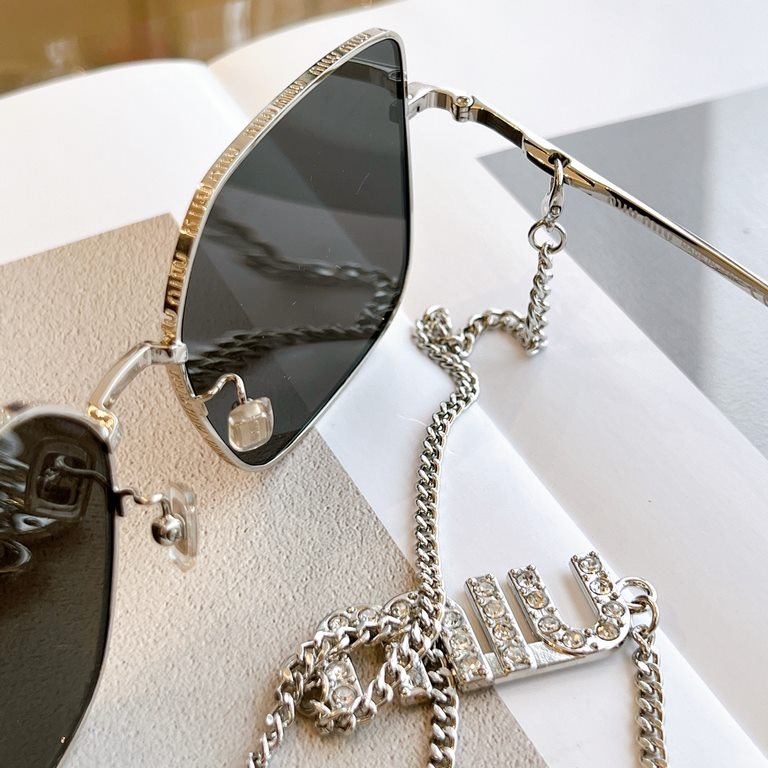 MIUMIU New Cutout Lens DesignsSMU51Y SIZE60-17-140Bezel logo around Detachable chain    chain separately