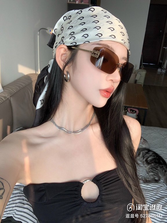 miumiu new Zhang Yuanying star with the same advanced sense of retro style radiation protection handsome photo rimless fashion Hong Kong style