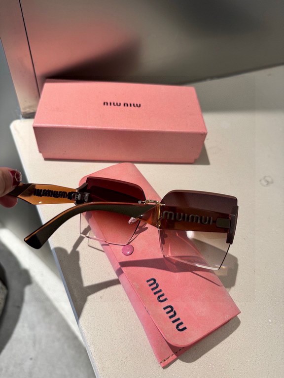 Pmiumiu [tr polarized series].2024 New Polarized Sunglasses Style Multi .The classic square frame design is not picky about face shape, and it is very elegant whether it is paired with a coat or a dress.Polarized Sunglas