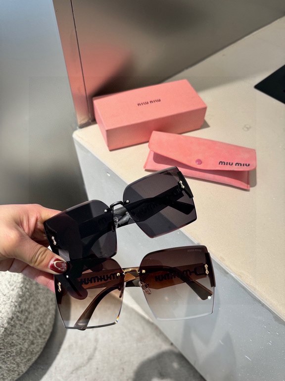 Pmiumiu [tr polarized series].2024 New Polarized Sunglasses Style Multi .The classic square frame design is not picky about face shape, and it is very elegant whether it is paired with a coat or a dress.Polarized Sunglas