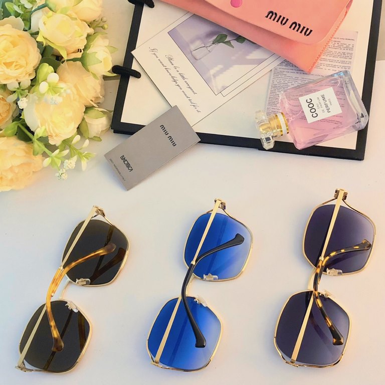 MIUMIU Miu Miu sunglasses female Zhao Jinmai with SMU52W elegant hollow large square frame sunglasses 0MU52WS