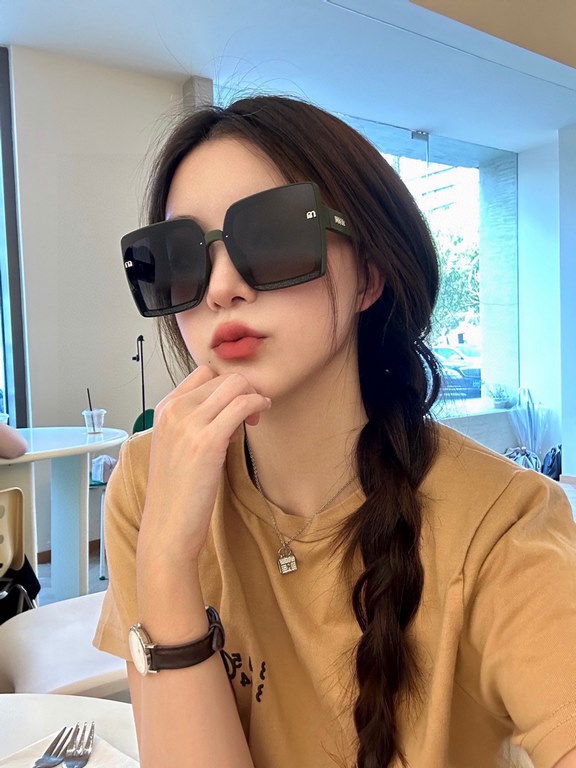 miumiu home women's polarized sunglasses     starry sky models   big brand model   net red live broadcast recommended models               6104