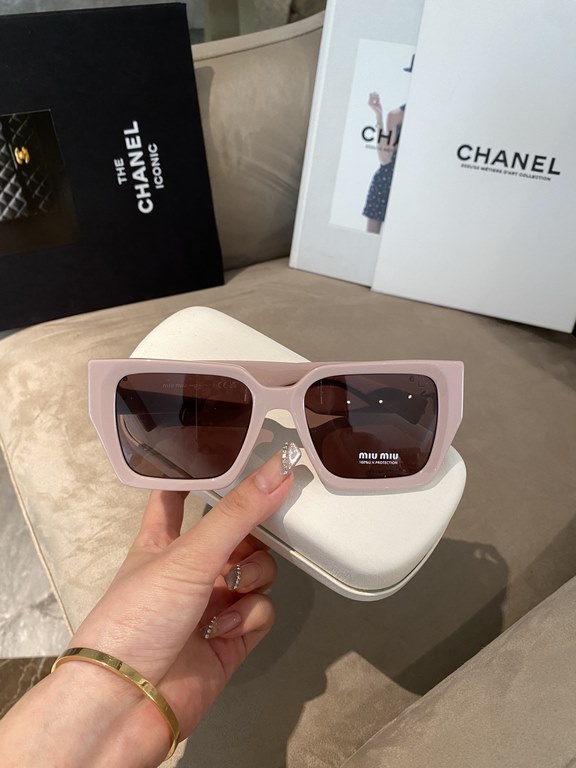 Qi color arrival ~ MIUMIU miu family square sunglasses  SMU07ws 52-19-135Sweet and cool new geometric sense of fashionable sense upBig face round face bb punch Shade sunscreen steady