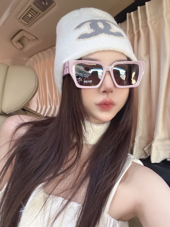 Qi color arrival ~ MIUMIU miu family square sunglasses  SMU07ws 52-19-135Sweet and cool new geometric sense of fashionable sense upBig face round face bb punch Shade sunscreen steady