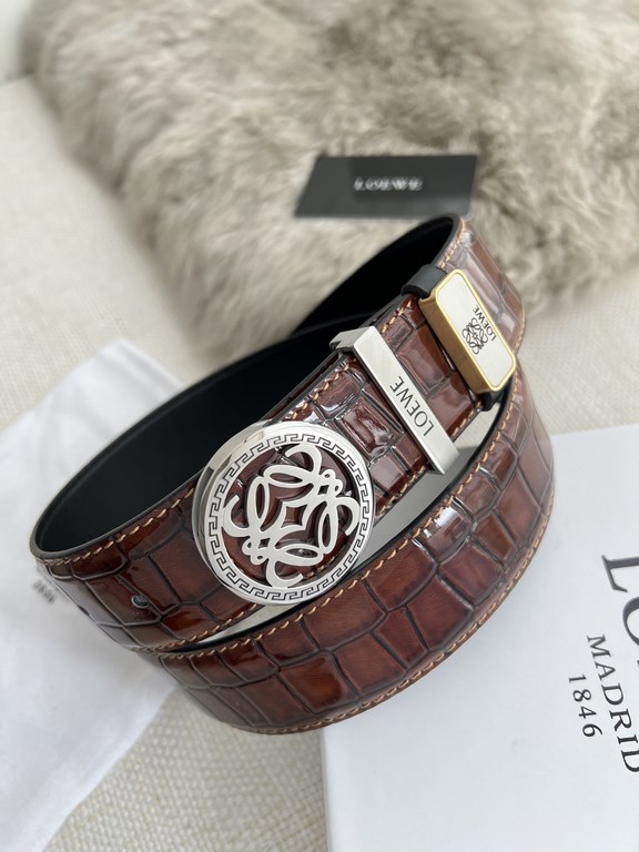 Name Loewe-Belt  -BeltModel hanging buckle, pure copper material hanging buckle, pictures taken in kindMaterial   100% head layer cowhide, guarantee leather. 24k pure steel buckle, vacuum plating will never lose color   