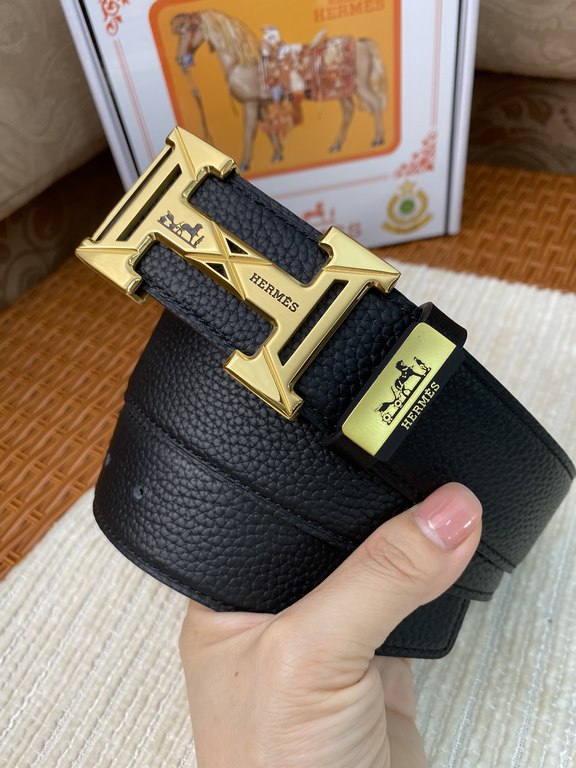 Name Hermès C  original singleMaterial the original single cowhide belt Percentage of the first layer of cowhide belt  guarantee leather, 24K pure steel buckle, counter original single quality, fine workmanship, fashiona