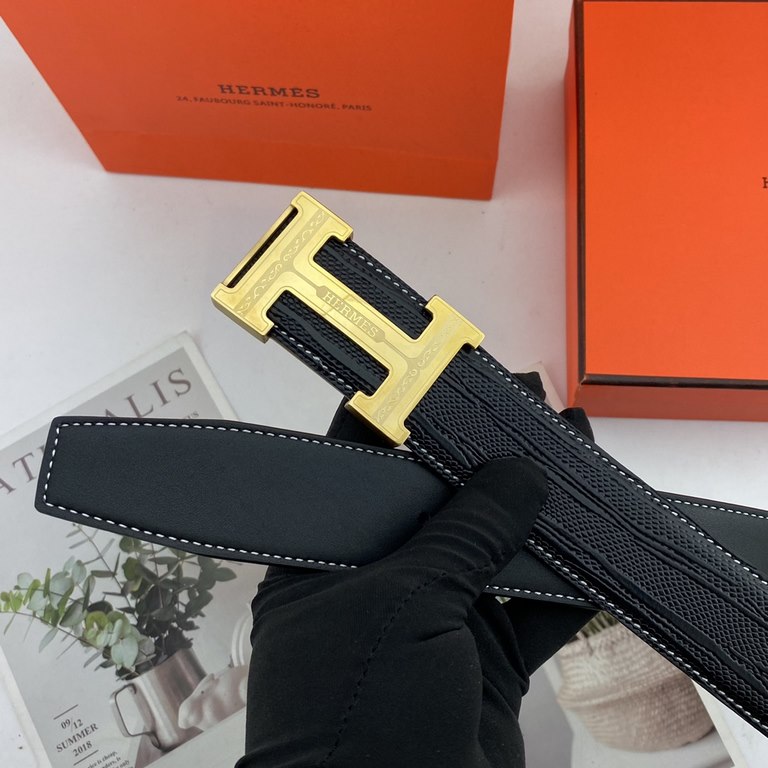 Comes with a full set of packing gift box  Hermes Hermes Men's Double Sided Leather Belt 38mm Imported patterned leather pressed on both sides. Can be used on both sides Counter alignment With new inner buckle.