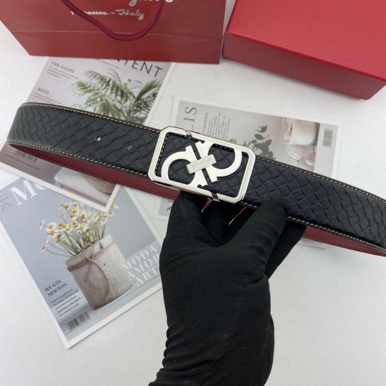 With a full set of packaging gift box   Ferragamo men's floral leather belt 38mm double-sided imported leather can be used on both sides of the counter line with the new buckle