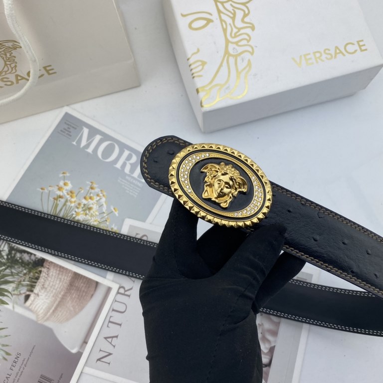 Comes in a fully wrapped gift box  Versace. Men's Flower Leather Belt 38mm Both sides imported flower leather leather pressed. Can be used on both sides Counter alignment With new buckle