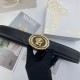 Comes in a fully wrapped gift box  Versace. Men's Flower Leather Belt 38mm Both sides imported flower leather leather pressed. Can be used on both sides Counter alignment With new buckle