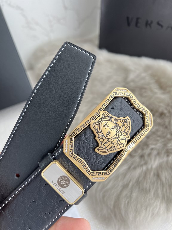 Name VERSACE. Versace   original single belt - beltModel hanging buckle, classic human head pure steel material inlaid with diamonds buckle, head layer cowhide, pictures taken in kindMaterial   100% head layer cowhide, g