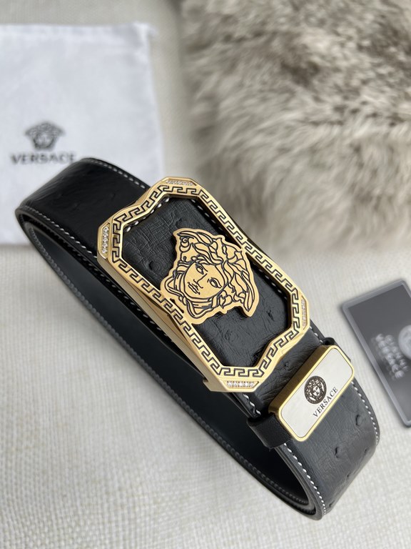 Name VERSACE. Versace   original single belt - beltModel hanging buckle, classic human head pure steel material inlaid with diamonds buckle, head layer cowhide, pictures taken in kindMaterial   100% head layer cowhide, g