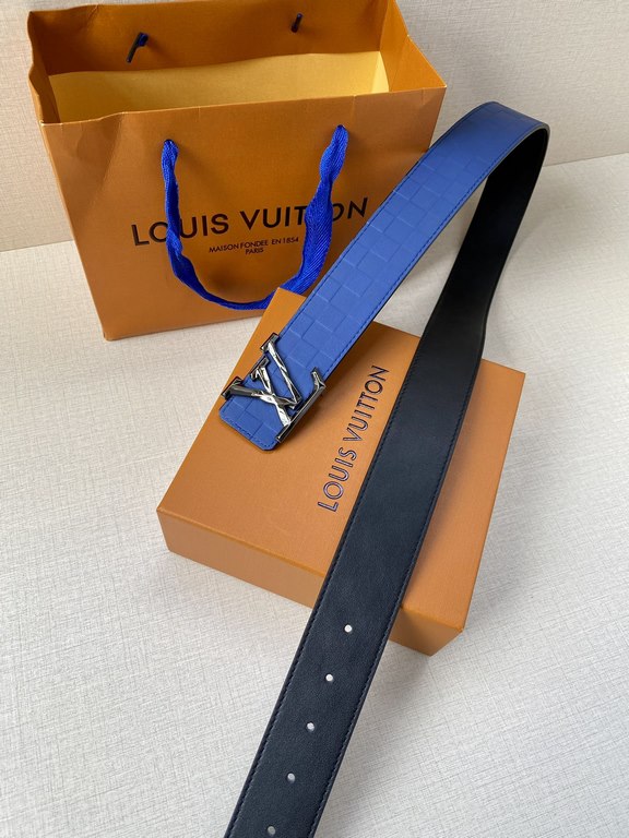 LV 4.0 Wide Sharp angles, clean lines, a stylish modern belt designed for the business suit look. Reversible, in two easy-to-match color combinations, with Damier checkerboard embossing.