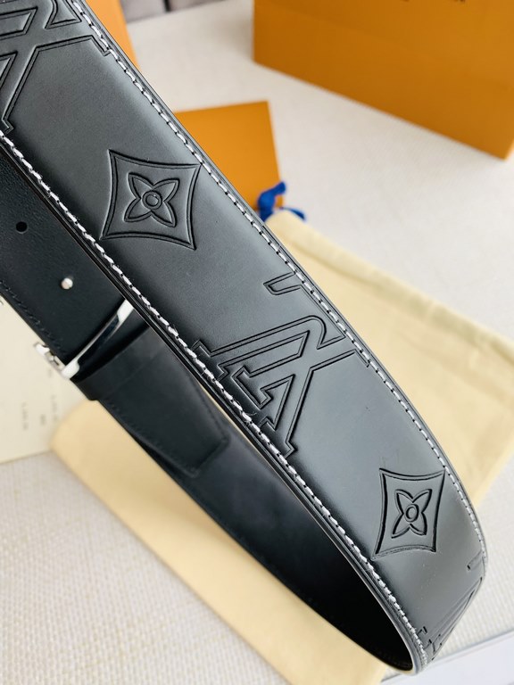 Name LV... LOUIS ... Weideng   original singleModel hanging buckle, new embossed with body, head layer cowhide, pictures taken in kindMaterial   head layer cowhide, hanging buckle series, pure steel buckle head, palladiu