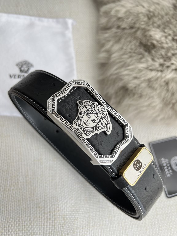 Name VERSACE. Versace   original single belt - beltModel hanging buckle, classic human head pure steel material inlaid with diamonds buckle, head layer cowhide, pictures taken in kindMaterial   100% head layer cowhide, g