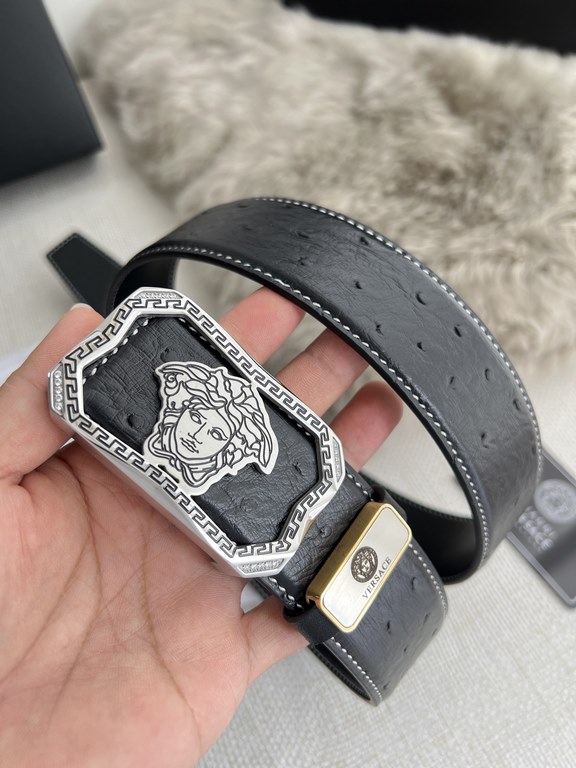 Name VERSACE. Versace   original single belt - beltModel hanging buckle, classic human head pure steel material inlaid with diamonds buckle, head layer cowhide, pictures taken in kindMaterial   100% head layer cowhide, g