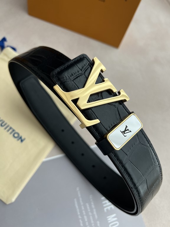 Name LV... LOUIS ... Weideng   original singleModel hanging buckle, head layer cowhide crocodile pattern belt body, pure steel material classic buckle head, head layer cowhide, picture physical shootingMaterial   head la