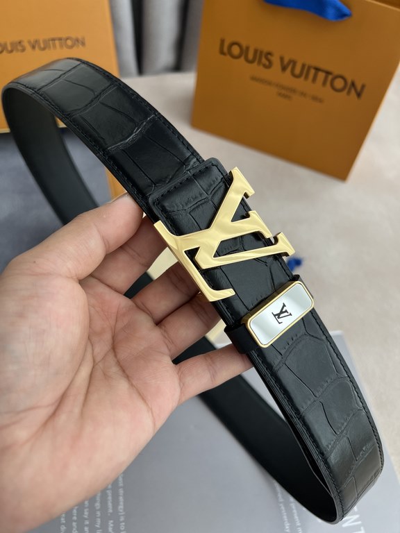 Name LV... LOUIS ... Weideng   original singleModel hanging buckle, head layer cowhide crocodile pattern belt body, pure steel material classic buckle head, head layer cowhide, picture physical shootingMaterial   head la