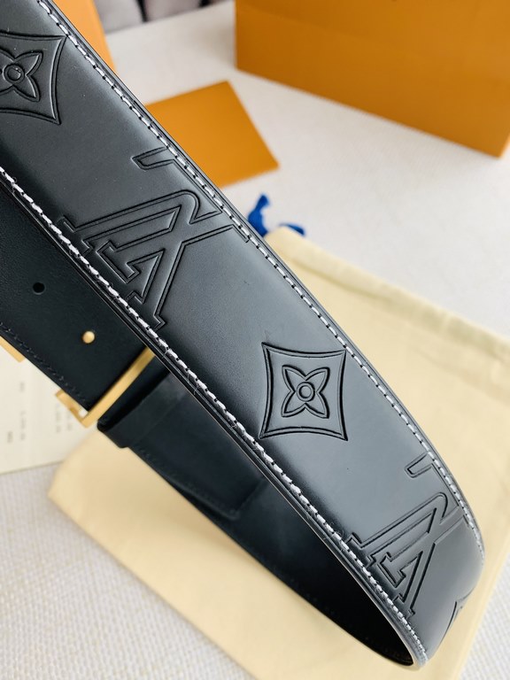 Name LV... LOUIS ... Weideng   original singleModel hanging buckle, new embossed with body, head layer cowhide, pictures taken in kindMaterial   head layer cowhide, hanging buckle series, pure steel buckle head, palladiu