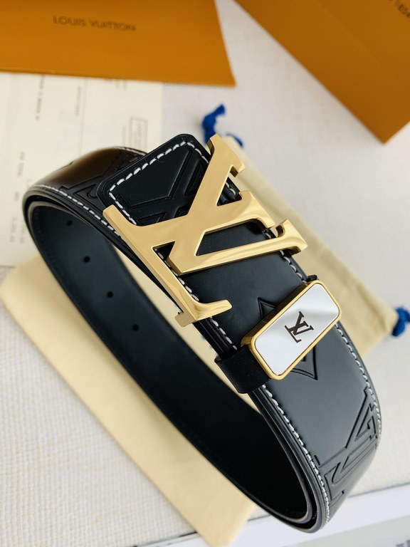 Name LV... LOUIS ... Weideng   original singleModel hanging buckle, new embossed with body, head layer cowhide, pictures taken in kindMaterial   head layer cowhide, hanging buckle series, pure steel buckle head, palladiu