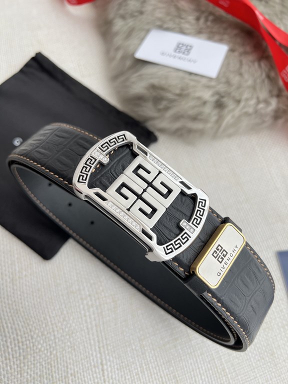 Name Givenchy.GIVENCHY-belt  -belt original singleModel hanging buckle, pure steel material with diamonds buckle head, double-sided head layer cowhideMaterial   100% head layer cowhide, guarantee leather. 24k pure steel 