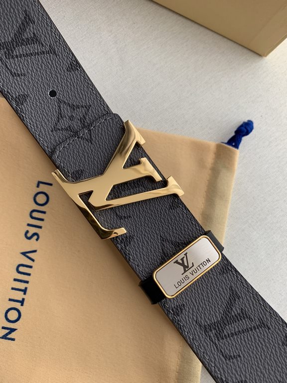 Name LV... LOUIS ... Weideng   original singleModel Hook buckle, pictures taken in kindMaterial   head layer cowhide, hanging buckle series, pure steel buckle head, palladium plating plating process never lose color. Wit