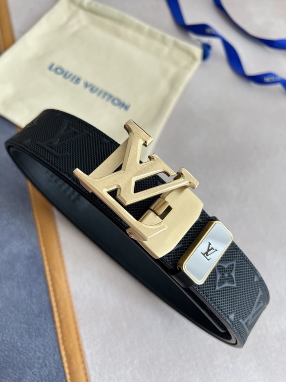 Name LV... Louis ... Wieden-Belt automatic-buckle-beltModel automatic buckle, pure steel material automatic buckle, head layer cowhide automatic belt body, physical shootingMaterial   100% head layer cowhide, guarantee l