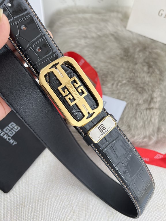 Name Givenchy.GIVENCHY-belt  -belt original singleModel hanging buckle, pure steel material with diamonds buckle head, double-sided head layer cowhideMaterial   100% head layer cowhide, guarantee leather. 24k pure steel 