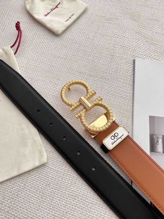 Name Ferragamo.Ferrgamo  original singleModel hanging buckle, the original pattern hanging buckle, physical shooting, head layer cowhideMaterial   100% head layer cowhide, guarantee leather.   double-sided available  cou