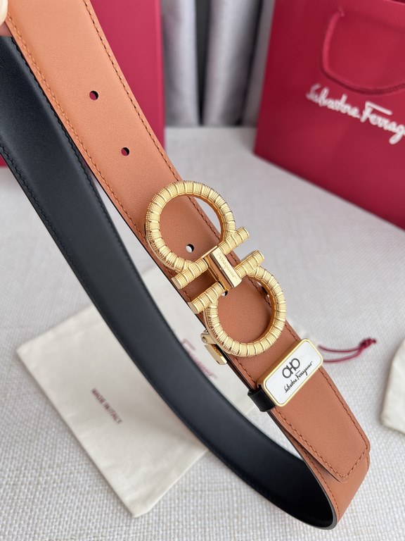 Name Ferragamo.Ferrgamo  original singleModel hanging buckle, the original pattern hanging buckle, physical shooting, head layer cowhideMaterial   100% head layer cowhide, guarantee leather.   double-sided available  cou