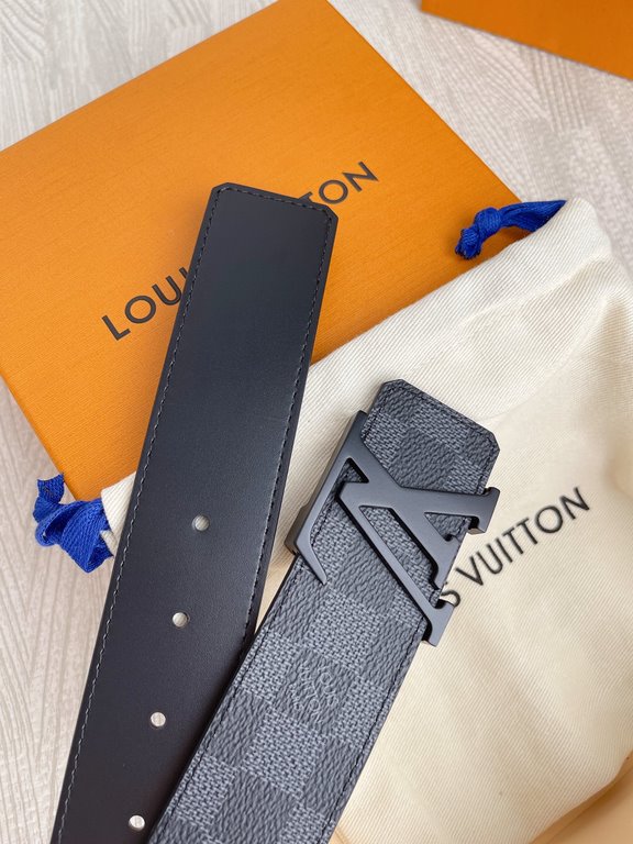 With a full set of packing gift box  LV-Louis Vitton new, original single purchase level, 4.0cm Imported customized original fabric with head layer calfskin bottom, pure steel classic LV letters buckle head, easy to use,