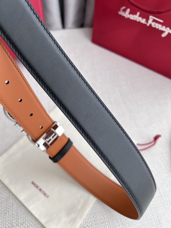 Name Ferragamo.Ferrgamo  original singleModel hanging buckle, the original pattern hanging buckle, physical shooting, head layer cowhideMaterial   100% head layer cowhide, guarantee leather.   double-sided available  cou