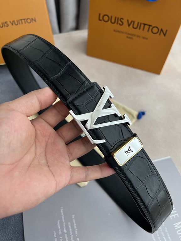 Name LV... LOUIS ... Weideng   original singleModel hanging buckle, head layer cowhide crocodile pattern belt body, pure steel material classic buckle head, head layer cowhide, picture physical shootingMaterial   head la