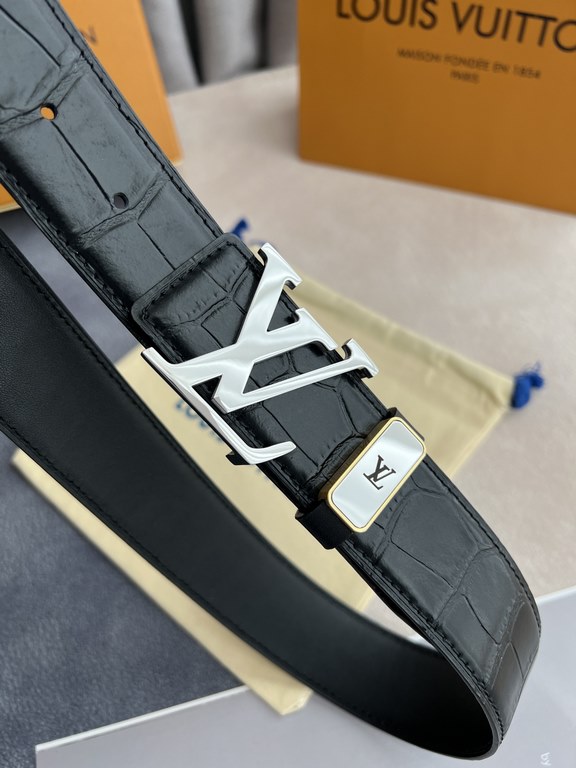 Name LV... LOUIS ... Weideng   original singleModel hanging buckle, head layer cowhide crocodile pattern belt body, pure steel material classic buckle head, head layer cowhide, picture physical shootingMaterial   head la