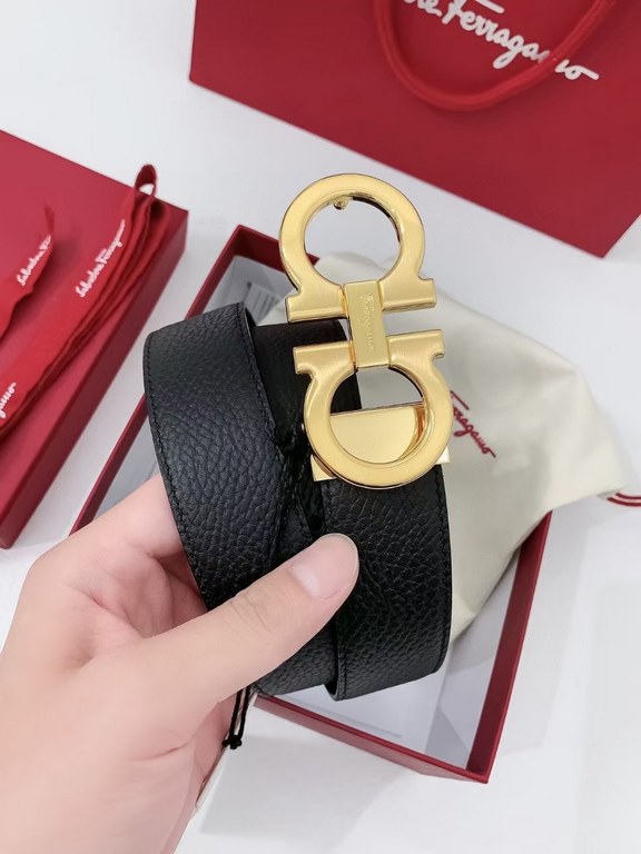 Comes with a full set of packaging gift box  !Ferragamo 35mm! Overseas factory shipments, the use of double-sided natural dumping head layer cowhide, modern style, add color to the daily look, to achieve a slimming effec