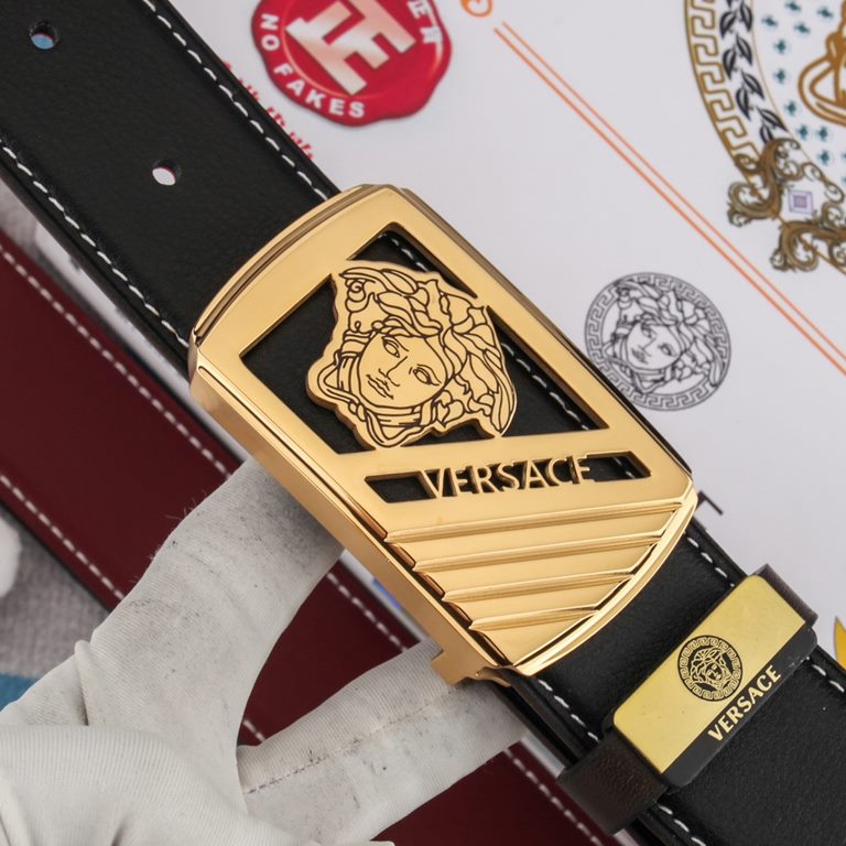 Name VERSACE.Material the original single cowhide belt Percentage of the first layer of cowhide belt  guarantee leather, 24K pure steel buckle, counter original single quality, fine workmanship, fashionable big names, se