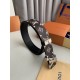 Name LV... LOUIS ... Weideng   original singleModel Hook buckle, pictures taken in kindMaterial   head layer cowhide, hanging buckle series, pure steel buckle head, palladium plating plating process never lose color. Wit