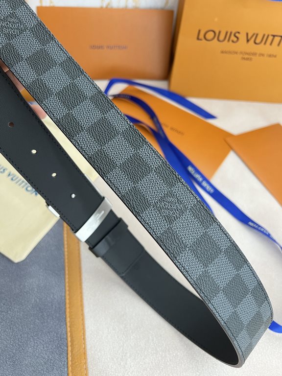 Name LV... LOUIS ... Weideng   belt-belt-original singleModel hanging buckle, classic steel material with diamonds hanging buckle, head layer cowhide, pictures taken in kindMaterial   head layer cowhide, hanging buckle s