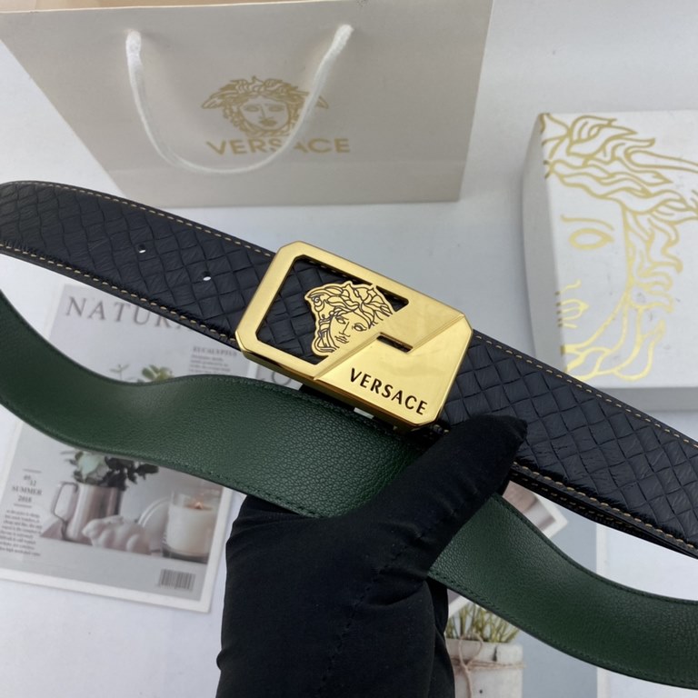 Comes with a full set of packing gift box  Versace Men's Flower Leather Belt 38mm Both sides imported flower leather leather pressed. Can be used on both sides of the counter line with new steel buckle