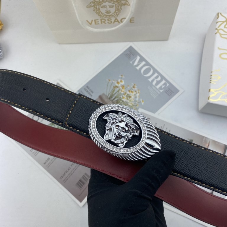 Comes in a fully wrapped gift box  Versace. Men's Flower Leather Belt 38mm Both sides imported flower leather leather pressed. Can be used on both sides Counter alignment With new buckle