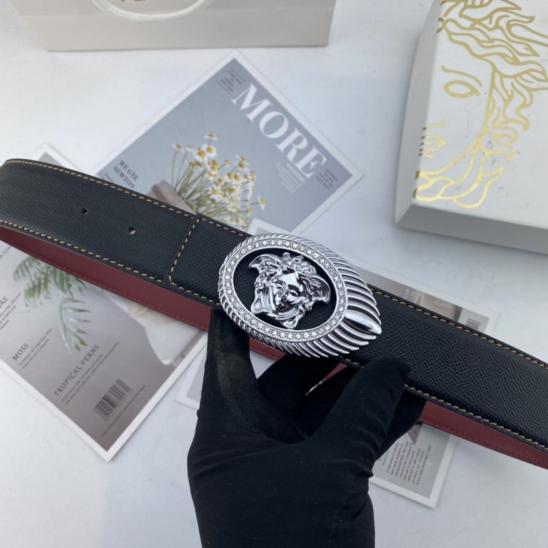 Comes in a fully wrapped gift box  Versace. Men's Flower Leather Belt 38mm Both sides imported flower leather leather pressed. Can be used on both sides Counter alignment With new buckle