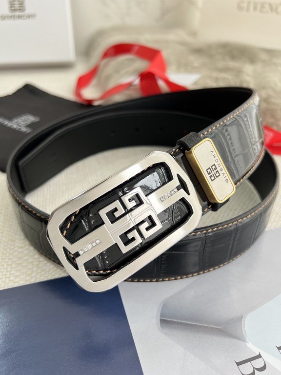 Name Givenchy.GIVENCHY-belt  -belt original singleModel hanging buckle, pure steel material with diamonds buckle head, double-sided head layer cowhideMaterial   100% head layer cowhide, guarantee leather. 24k pure steel 