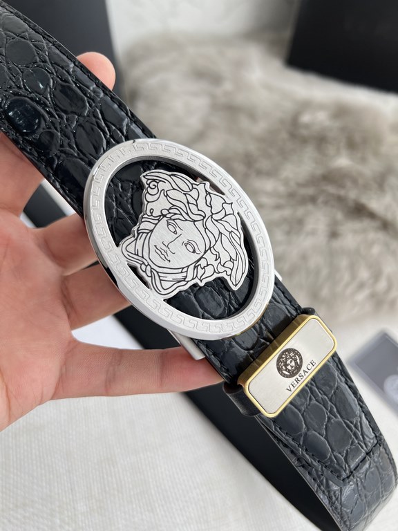 Name Versace.VERSACE.  belt - belt - automatic beltModel automatic belt body, pure steel material classic human head automatic buckle, pictures taken in kindBelt   100% head layer cowhide, automatic belt body, guaranteed