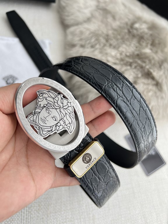 Name Versace.VERSACE.  belt - belt - automatic beltModel automatic belt body, pure steel material classic human head automatic buckle, pictures taken in kindBelt   100% head layer cowhide, automatic belt body, guaranteed