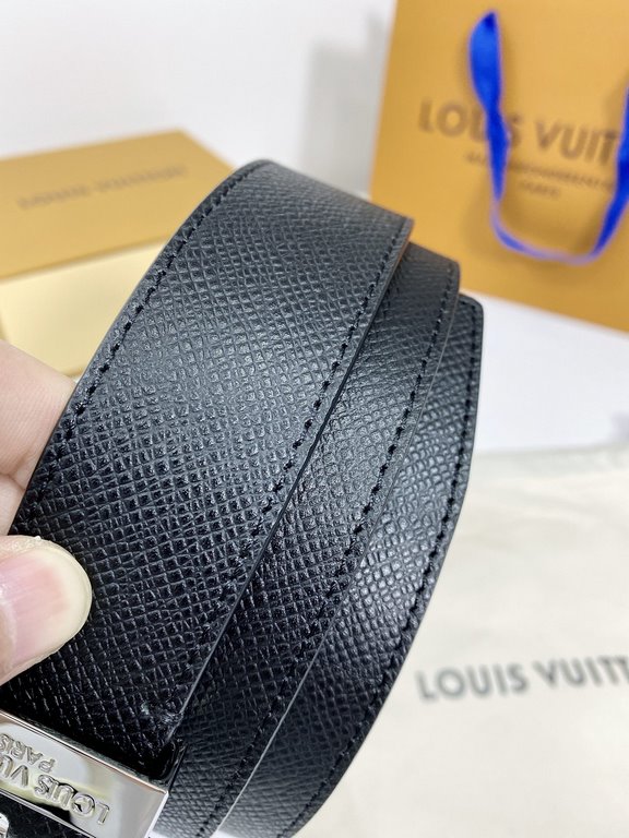 With a full set of packaging gift box   Louis Vuitton original quality classic models belt, Italy imported original first layer cowhide, boutique brass pin buckle, fashionable versatile never out of fashion, width 3.5cm