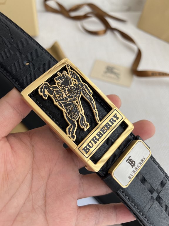 Name Burberry   belt - belt - original singleModel hanging buckle, classic pure steel material hanging buckle, physical photography, head layer cowhideMaterial  100% head layer cowhide, guaranteed genuine leather.   doub