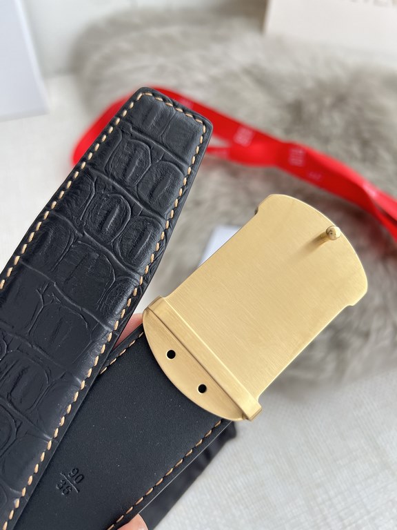 Name Givenchy.GIVENCHY-belt  -belt original singleModel hanging buckle, pure steel material with diamonds buckle head, double-sided head layer cowhideMaterial   100% head layer cowhide, guarantee leather. 24k pure steel 