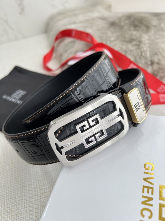 Name Givenchy.GIVENCHY-belt  -belt original singleModel hanging buckle, pure steel material with diamonds buckle head, double-sided head layer cowhideMaterial   100% head layer cowhide, guarantee leather. 24k pure steel 