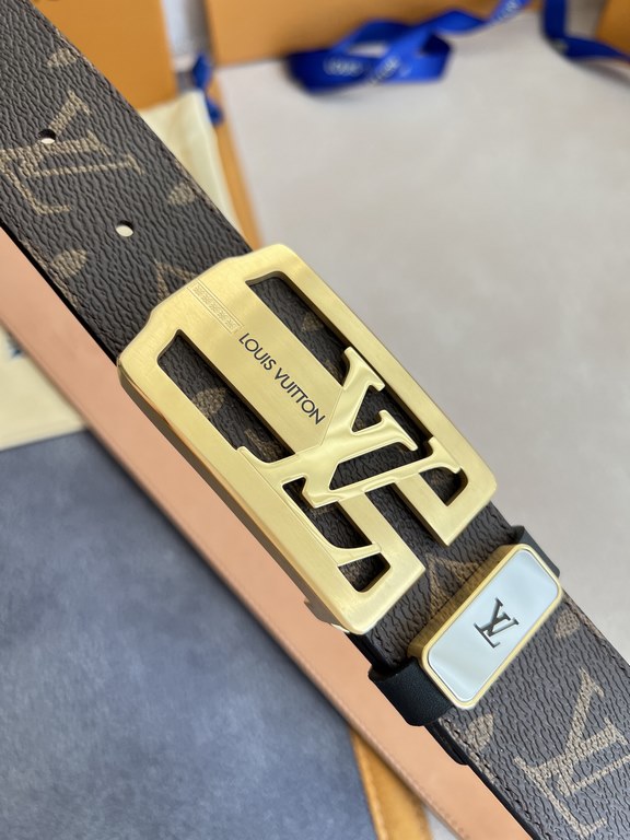 Name LV... LOUIS ... Weideng   belt-belt-original singleModel hanging buckle, classic pure steel buckle, head layer cowhide, pictures taken in kindMaterial   head layer cowhide, hanging buckle series, pure steel material