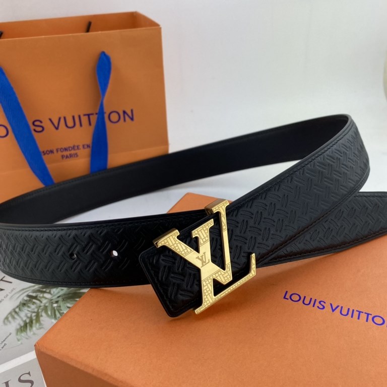 LV Men's Flower Leather Belt 38mm Double-sided imported flower leather leather pressed. Can be used on both sides Counter alignment With new steel buckle